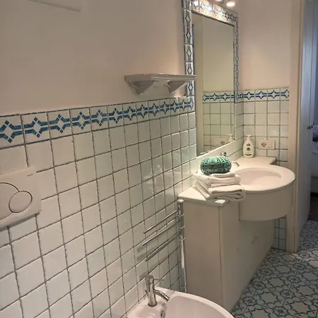 La Firulina, * Capri